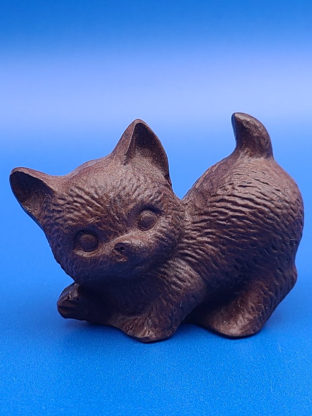 Red Mill Vintage Playful Bottoms Up Miniature Kitten Pecan Shell Resin